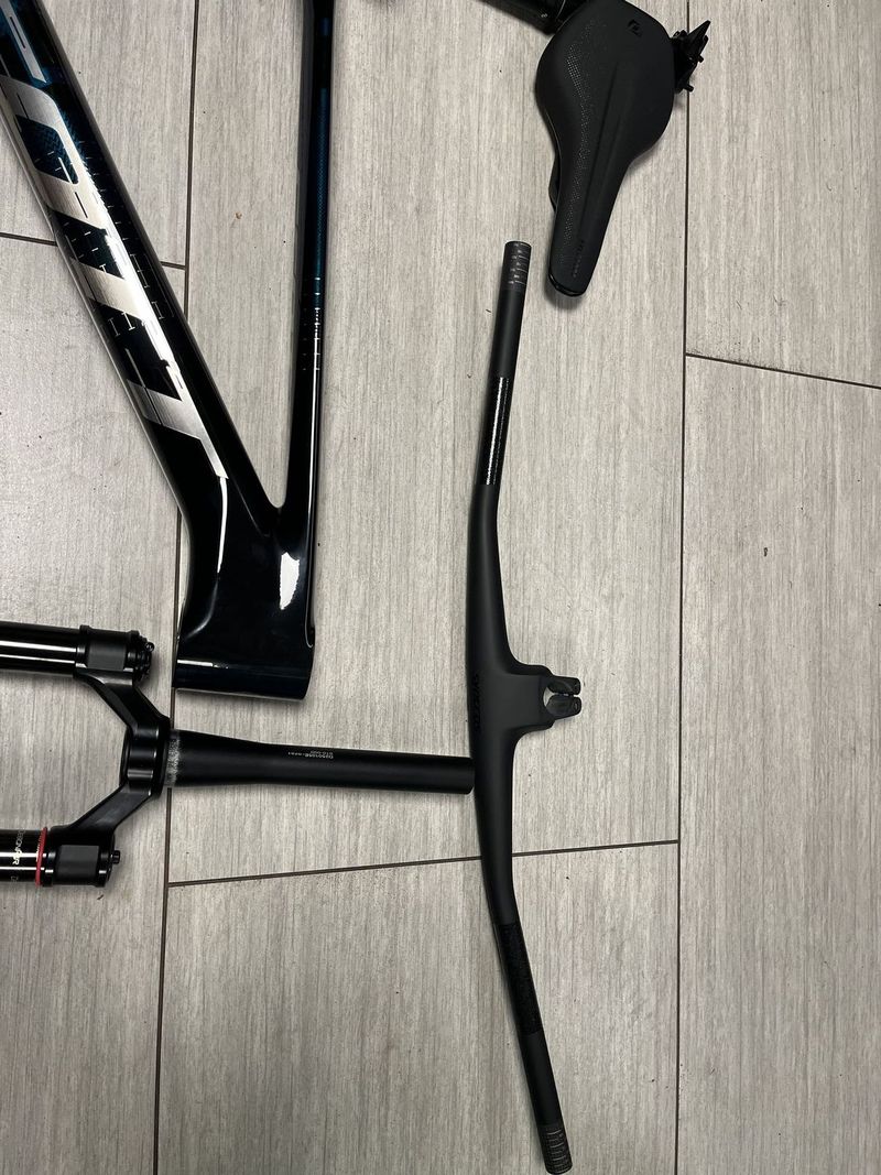 Rámová sada carbon SCOTT SCALE RC SL HMX 2025 velikost S + vidlice + carbon řidítka, sedlo, představ