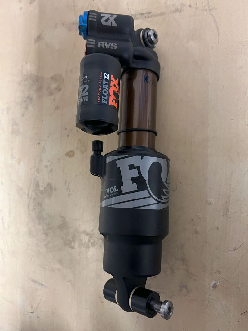 Fox Float X2 RVS Racing Factory Lockout tlumič M210x55 mm