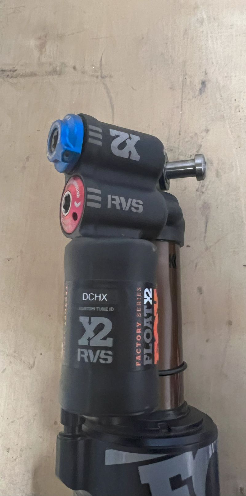 Fox Float X2 RVS Racing Factory Lockout tlumič M210x55 mm