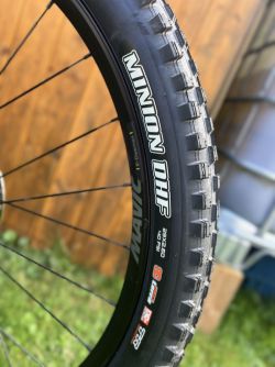 Maxxis minion DHR + minion DHF