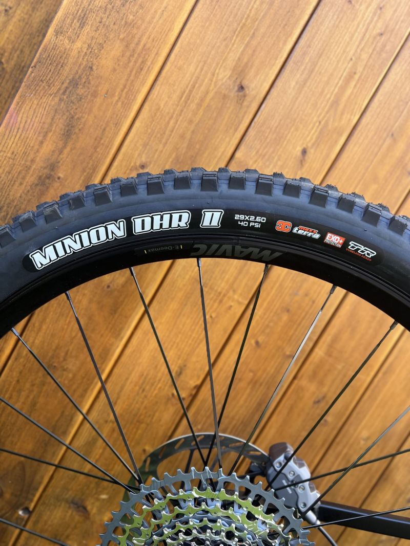 Maxxis minion DHR + minion DHF