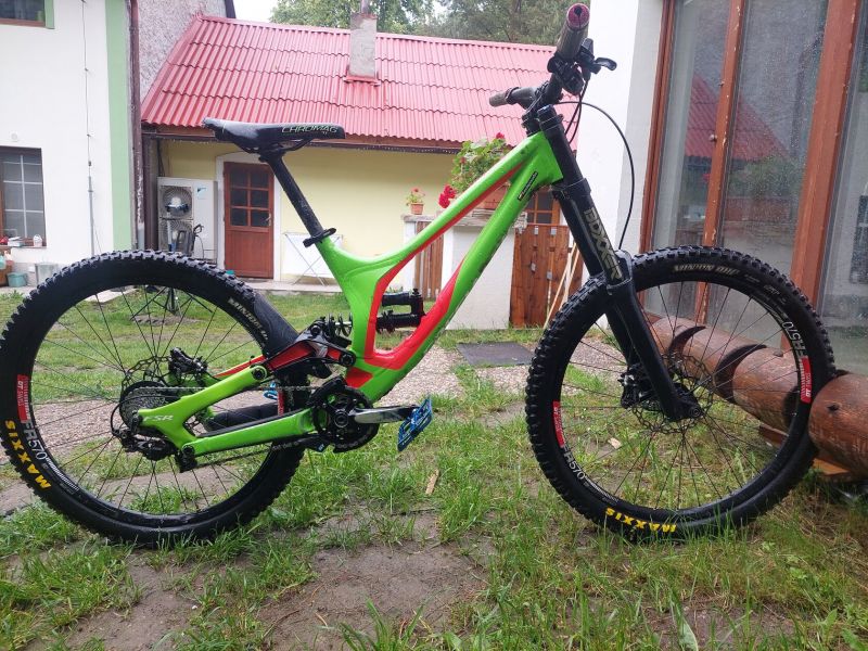 Specialized Demo 8