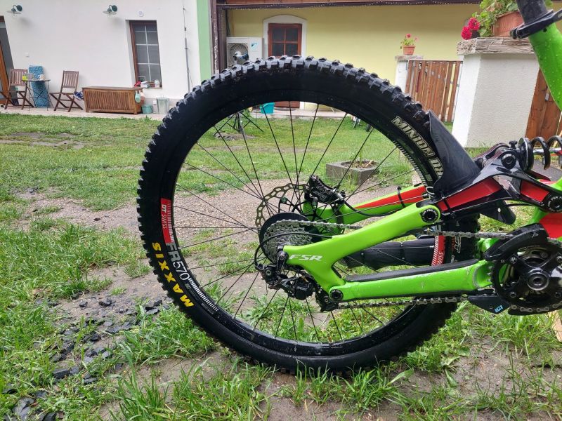 Specialized Demo 8
