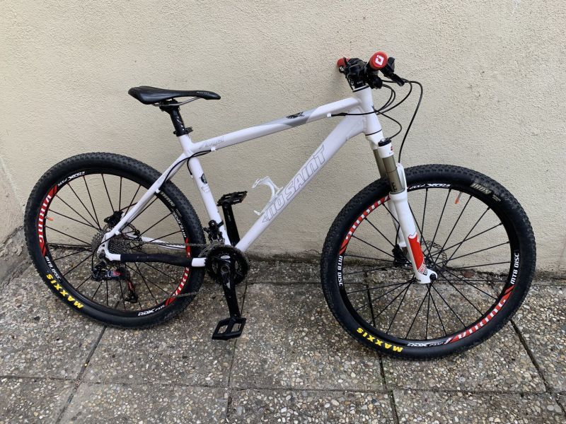Lehké horské kolo No Saint 26”