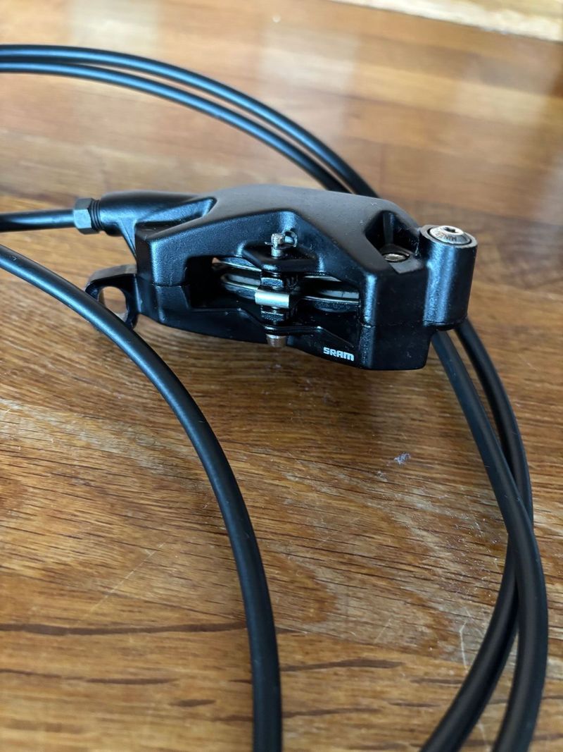 Prodám sadu brzd SRAM DB8 - přední+zadní vč. adapterů