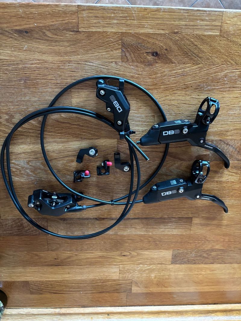 Prodám sadu brzd SRAM DB8 - přední+zadní vč. adapterů