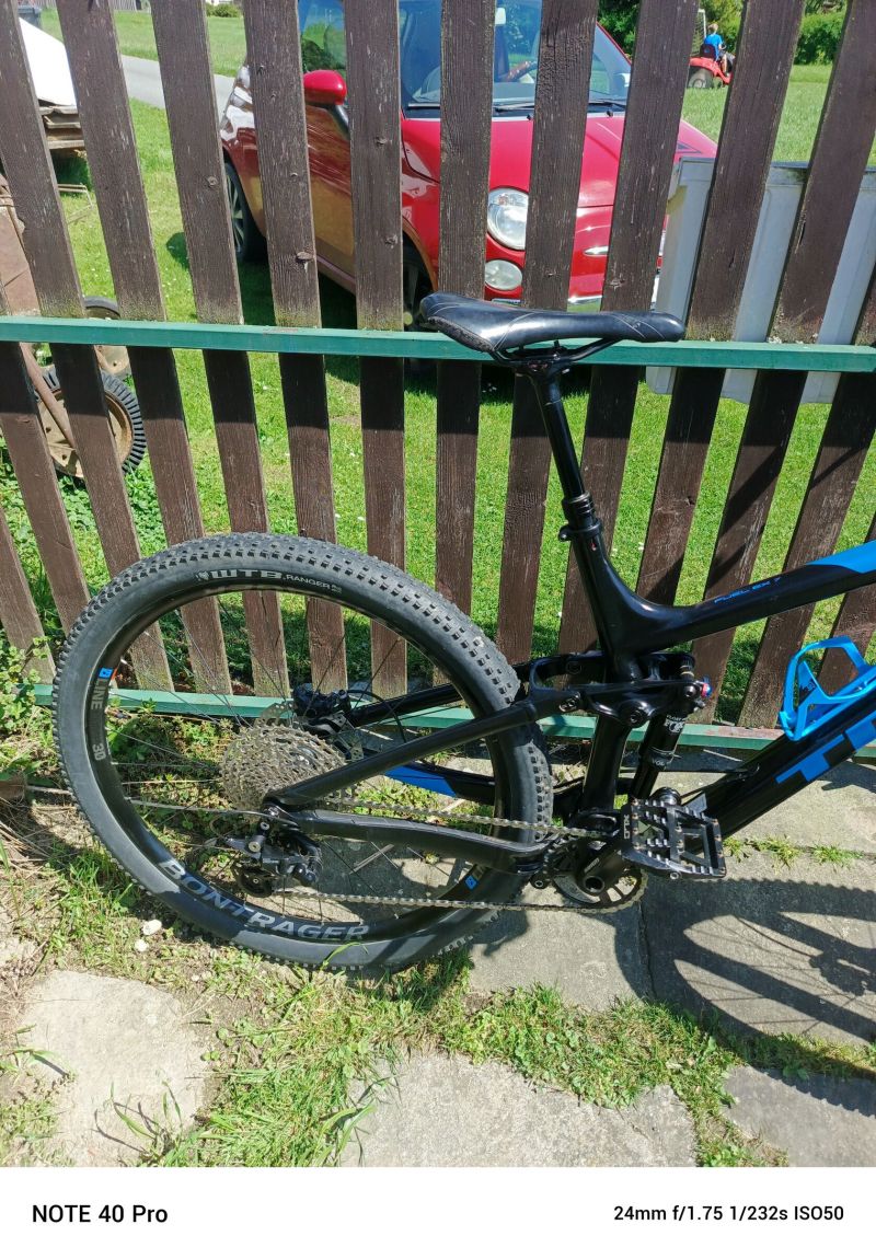 Celoodpružené kolo Trek Fuel Ex 7