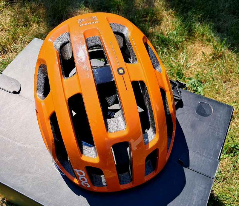Přilba POC Octal X bez štítku - silnice nebo bike universální v top stavu
