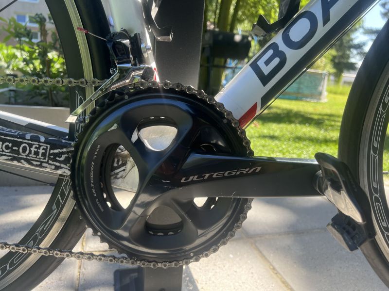 Silniční kolo Boardman Team Carbon ultegra/105, Campagnolo Sciroco, výborný stav