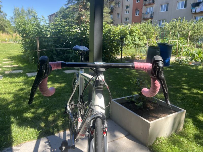 Silniční kolo Boardman Team Carbon ultegra/105, Campagnolo Sciroco, výborný stav