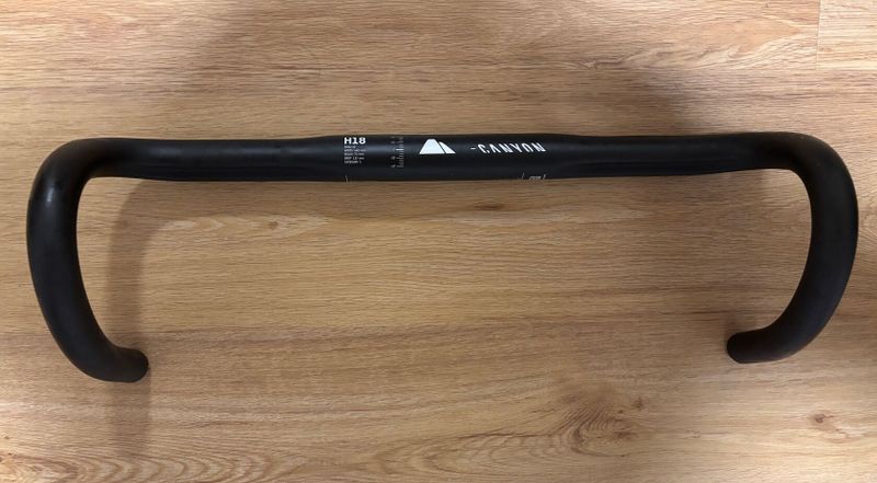 Nová řidítka Canyon H18 ergo CF 440mm