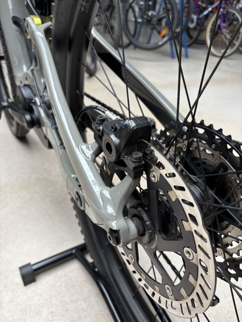 Lehký e-trailbike Cannondale Habit NEO 2