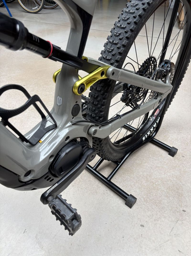 Lehký e-trailbike Cannondale Habit NEO 2