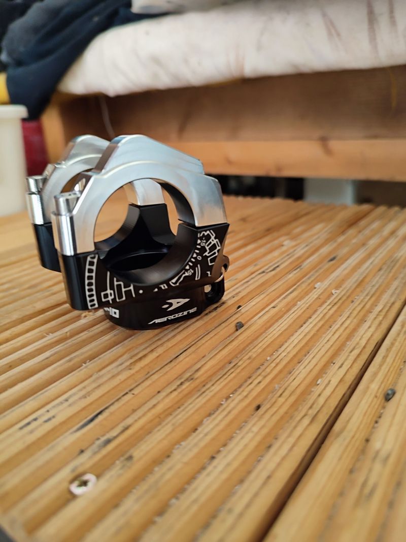 Predstavec Aerozine XNC 10mm / 31,8mm + packeta Zdarma