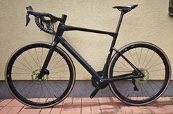 Endurance silnička BMC Roadmachine vel. 56, Shimano 105 Di2 2x12
