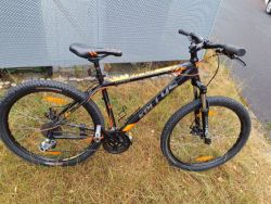 Kellys Viper 30 vel. 17,5ˇ Black/orange, 3x8 , mech.diskové brzdy -velmi dobrý stav 
