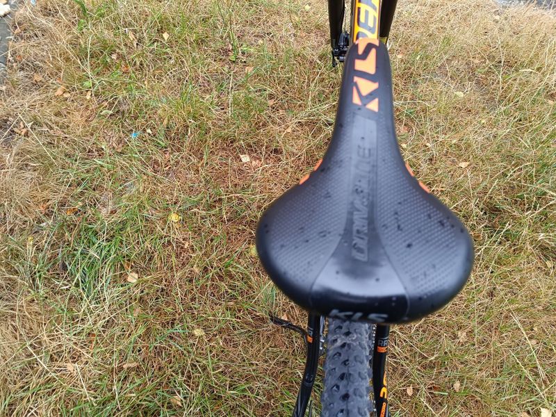 Kellys Viper 30 vel. 17,5ˇ Black/orange, 3x8 , mech.diskové brzdy -velmi dobrý stav 