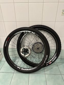 Zapletená kola RRX TL Carbon