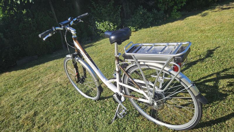 Prodám elektrokolo LOVELEC TRAVEL – Skvělý stav, málo jeté!
