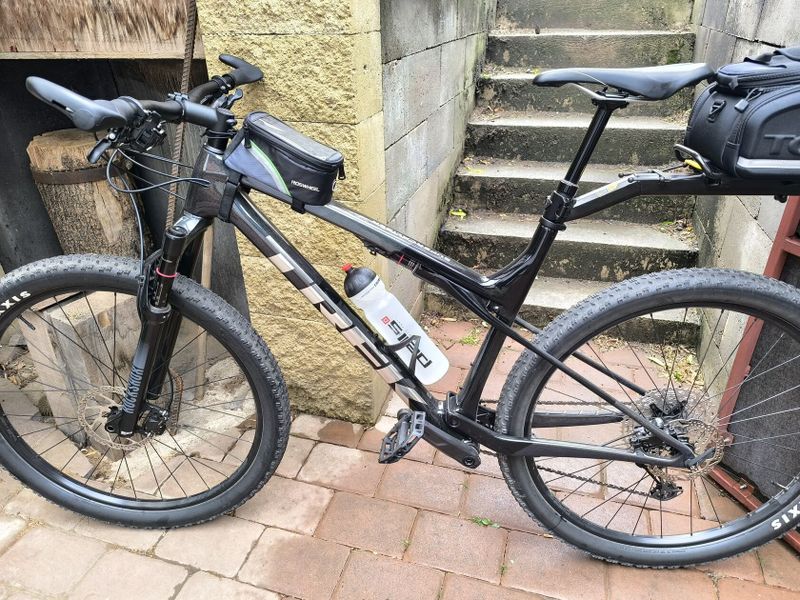TREK SUPERCALIBER SL 9.6 Gen 2 Dark Prismatic vel.XL
