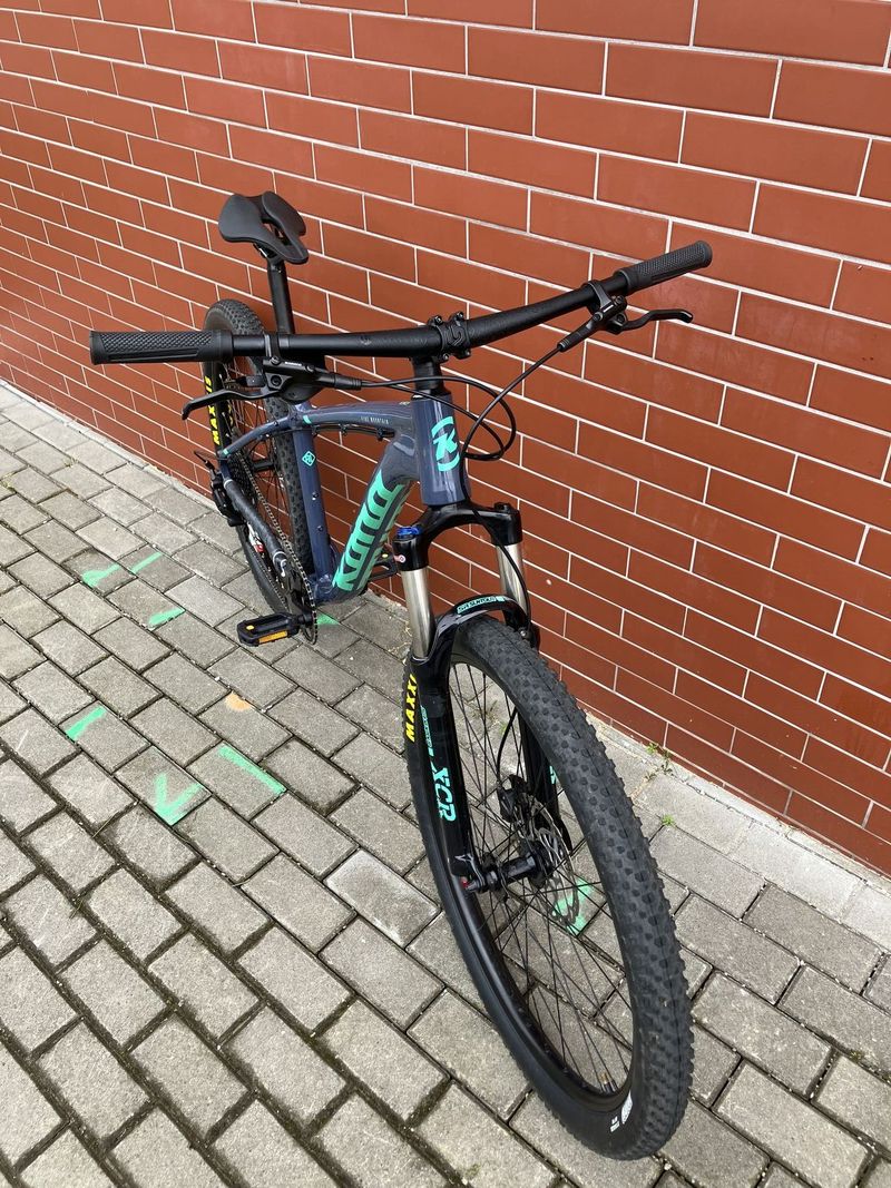 Horské kolo Kona