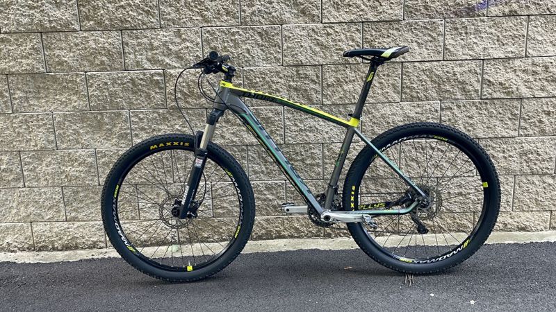 Horské kolo KELLYS Thorx 10 27,5 , M
