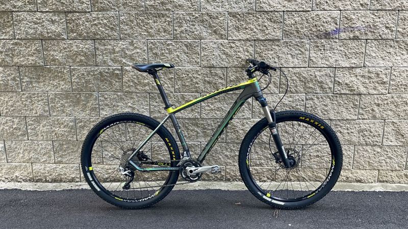 Horské kolo KELLYS Thorx 10 27,5 , M