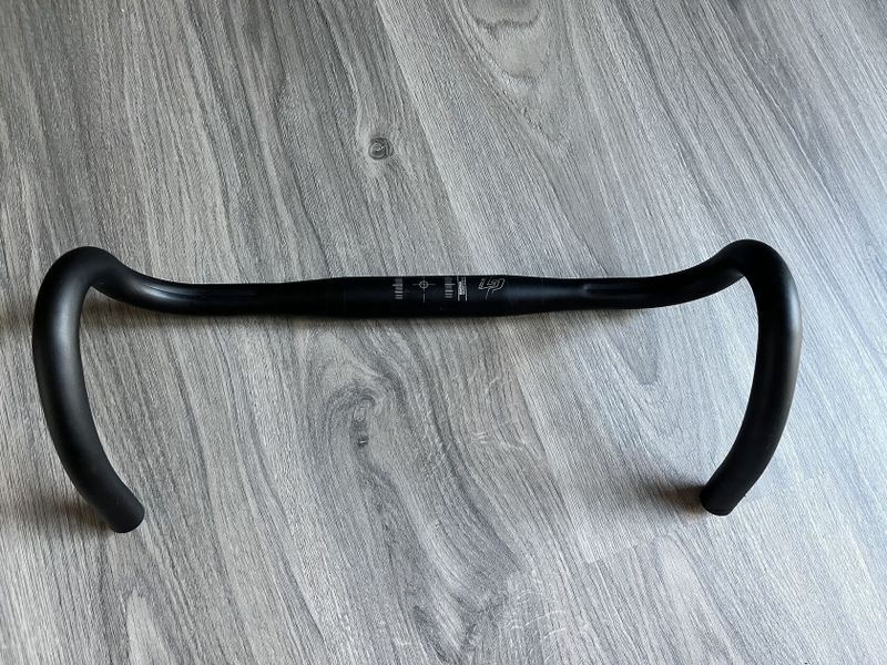 Silniční řidítka ALU 420 mm