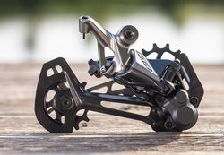 Přehazovačka SHIMANO RD-M9100 12-k. 10-51z + řazení Shimano XT