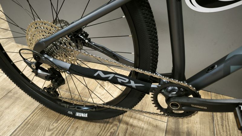 MRX Discus 29 ER25 Deore 1x12 2025 stříbrný-chameleon M