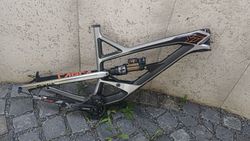 karbonová rámová sada YT CAPRA CF Pro Race Enduro Virtual 4 Link vel.L s tlumičem FOX Float X2