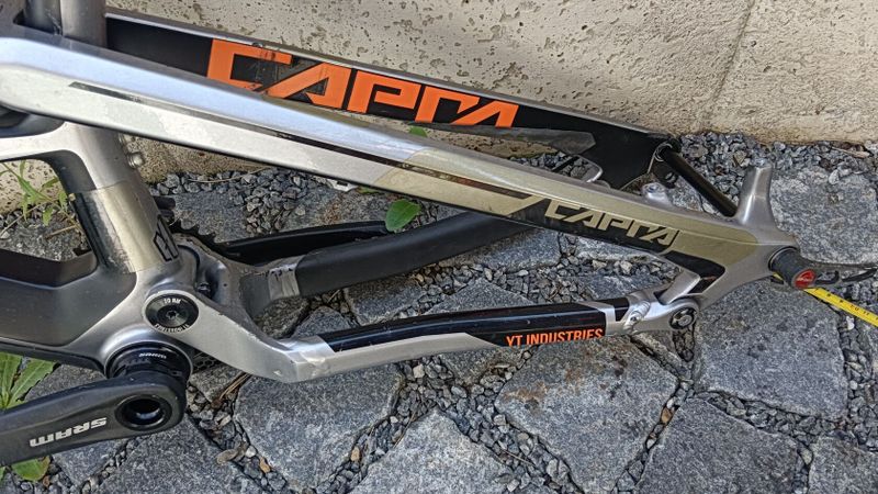 karbonová rámová sada YT CAPRA CF Pro Race Enduro Virtual 4 Link vel.L s tlumičem FOX Float X2