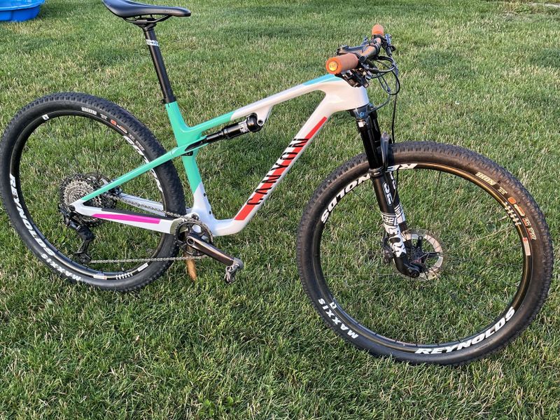 Canyon Lux WC CF7