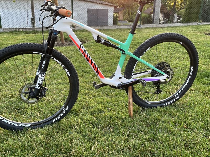 Canyon Lux WC CF7