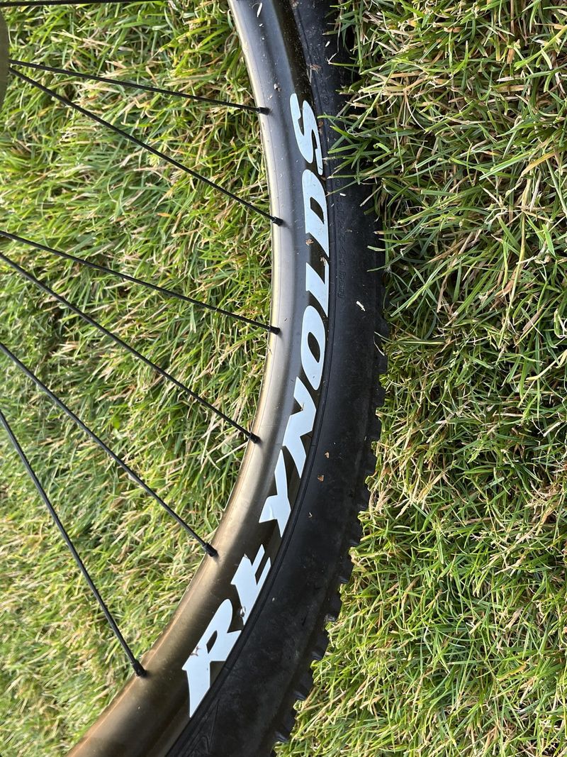 Canyon Lux WC CF7