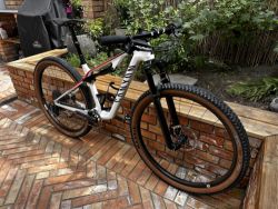 Canyon Lux CF 8 