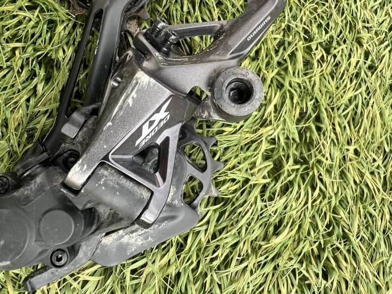 Přehazovačka a řazení SHIMANO XT RD-M8100SGS,