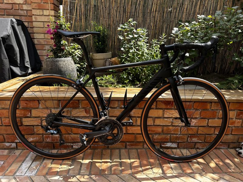 Prodám silniční kolo Canyon Ultimate CF SL 8 