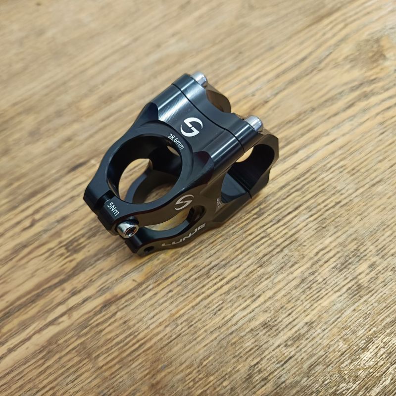 Predstavec AL 31.8mm delka 35mm černý 