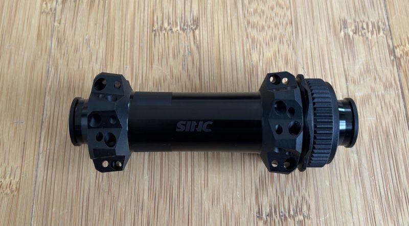 Přední MTB náboj DT Swiss 180 