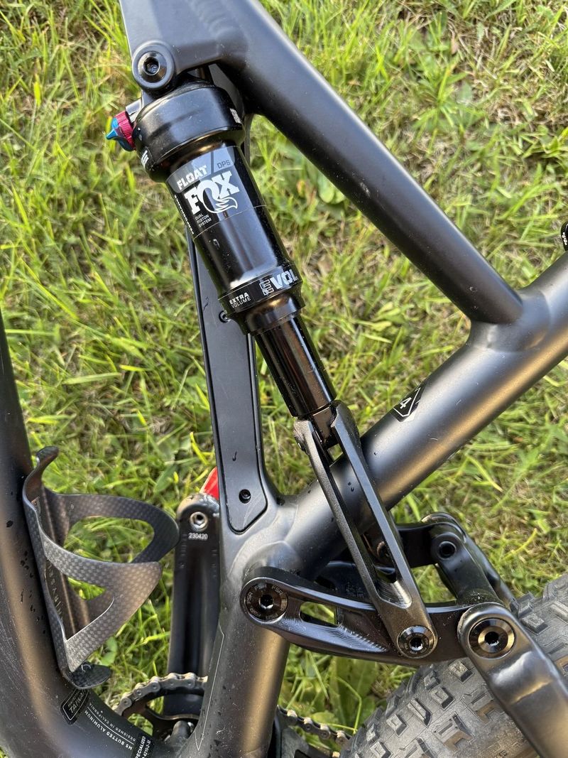 Mirne jety Specialized Stumpjumper s mnoha upgrady 