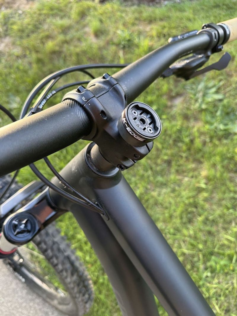 Mirne jety Specialized Stumpjumper s mnoha upgrady 