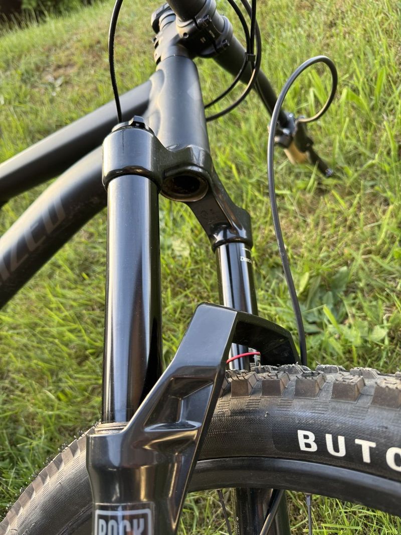 Mirne jety Specialized Stumpjumper s mnoha upgrady 
