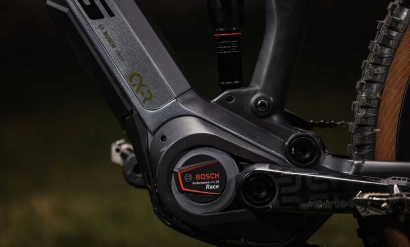 Bulls Sonic EVO AM-Team Carbon, BOSCH CX RACE Limited Edition, 750Wh, celoodpružené el. vel. S