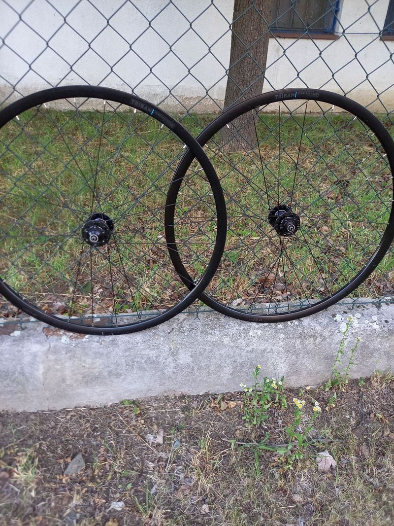 Zapletená kola Triban 622x17 