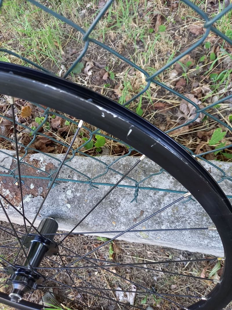 Zapletená kola Triban 622x17 