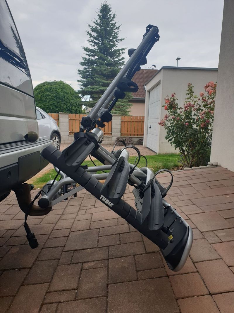 Nosič na tažné zařízení pro 3 kola Thule EW 900