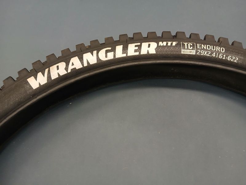 Goodyear Wrangler MTF Enduro Tubeless Complete 29x2,40" MTB plášť kevlar