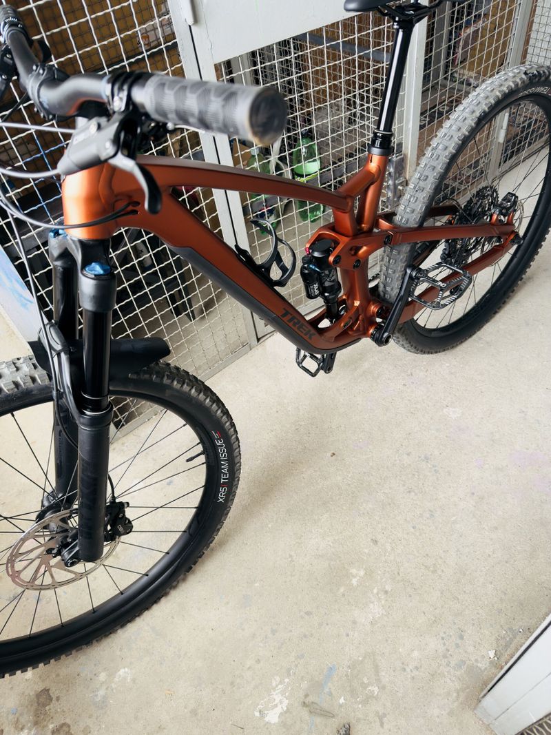 Trek Fuel Ex 8 XT gen 6 vel. M/L