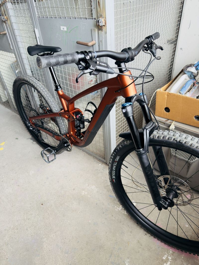 Trek Fuel Ex 8 XT gen 6 vel. M/L